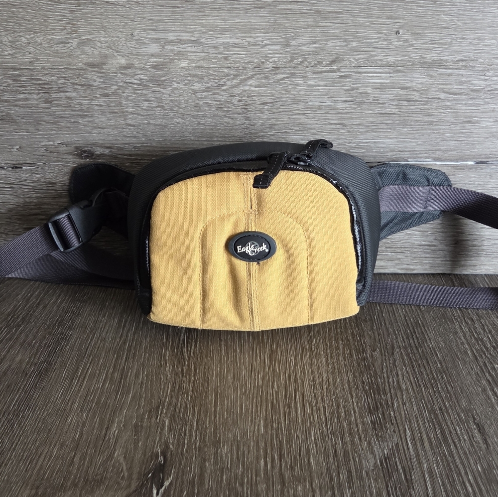 Eagle Creek Yellow and Gray Camera Waist Bag Fanny Pack